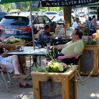 New sidewalk cafe